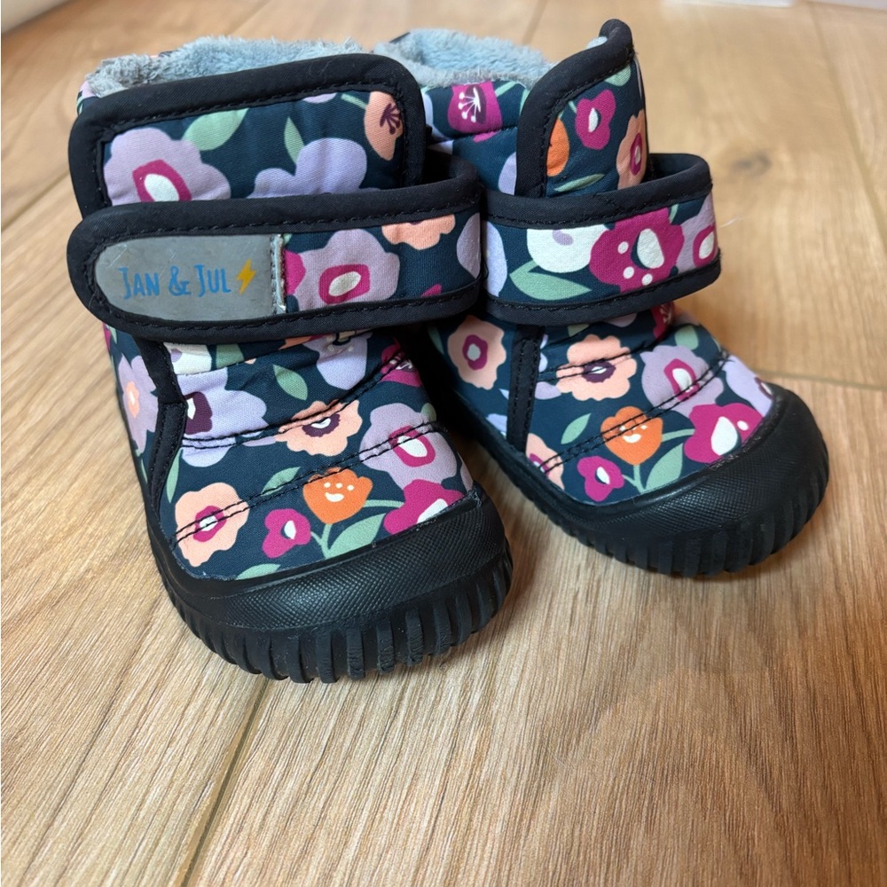 Jan and Jul boots